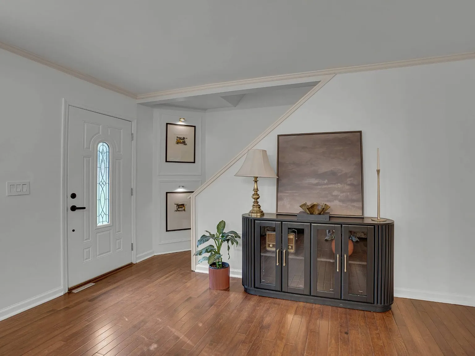 3 bed, 1850 sqft, $2,200 — Photo 3