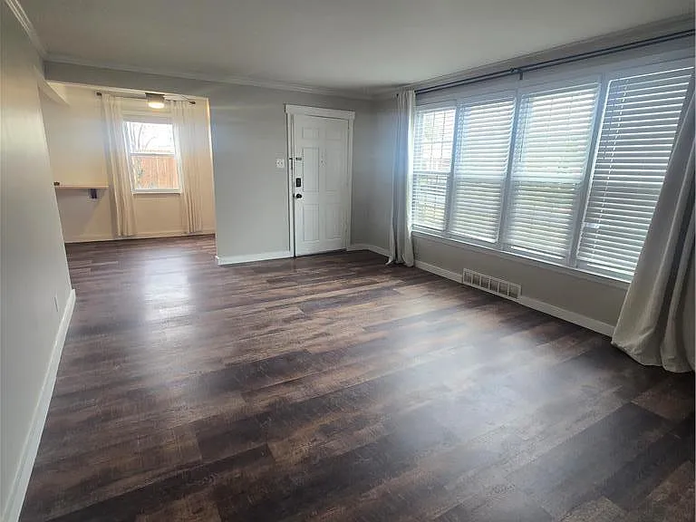 3129 Moravian Ave — Photo 10