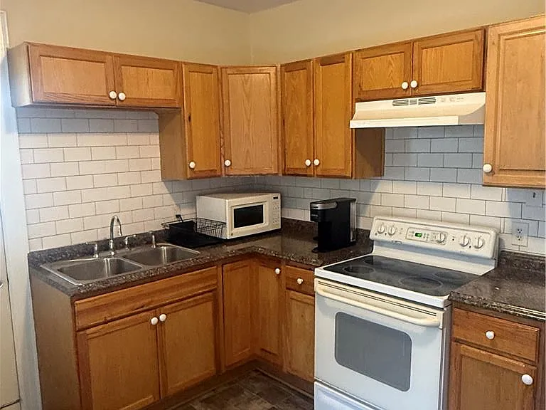 2403 W Allen St #2 — Photo 8