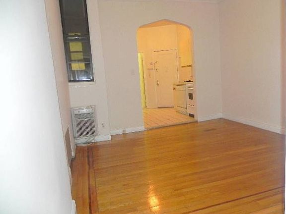 living room to kitchen