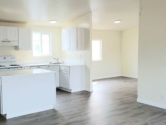 5th image of 10304 137th Street E #22