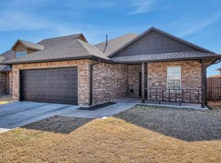 8002 SW Powell Ct, Lawton, OK 73505