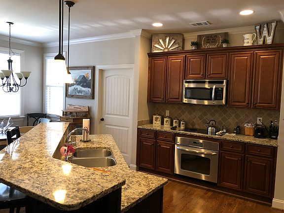 Kitchen and breakfast room