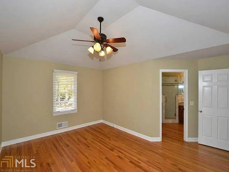 1019 Crane Rd NE — Photo 12