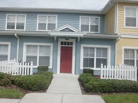 3 bed, 2.0 bath, 1296 sqft, $1,900 — Photo 1