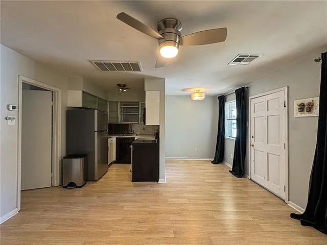 3821 Laurel St #6 — Photo 8