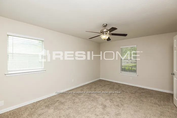 521 Kemper Ave — Photo 8