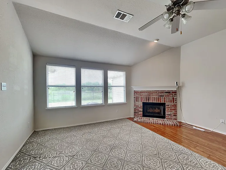 9045 Trail Blazer Dr — Photo 2