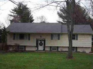 59 King George Rd, Poughkeepsie, NY 12603