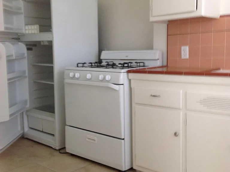 7039 Flight Ave — Photo 3