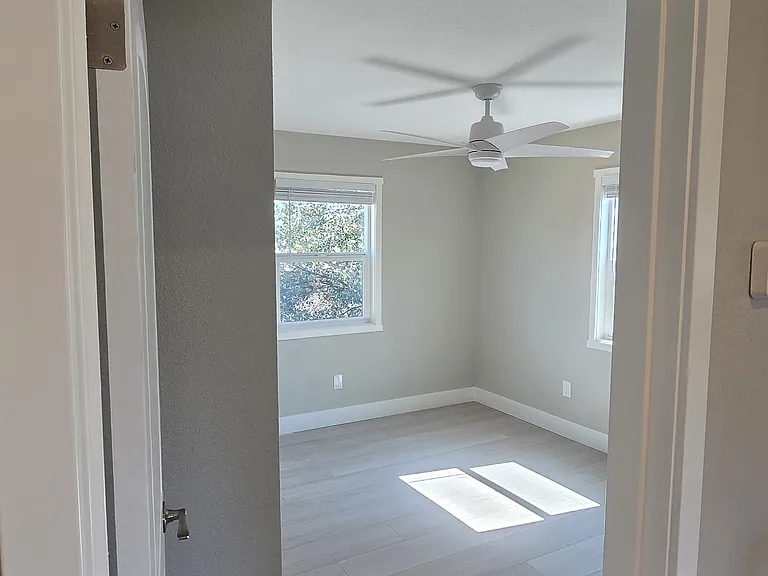 2209 D St — Photo 11