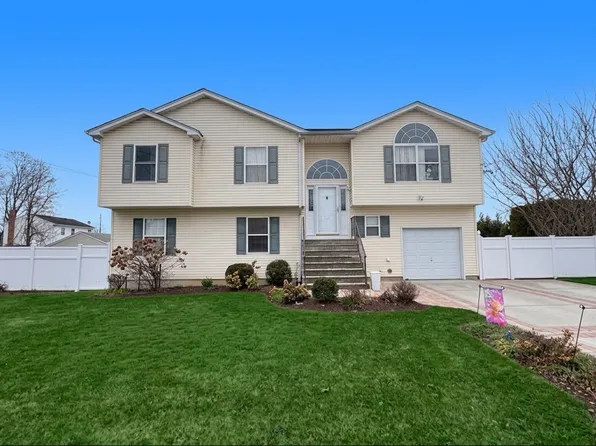 (undisclosed Address), West Babylon, NY 11704