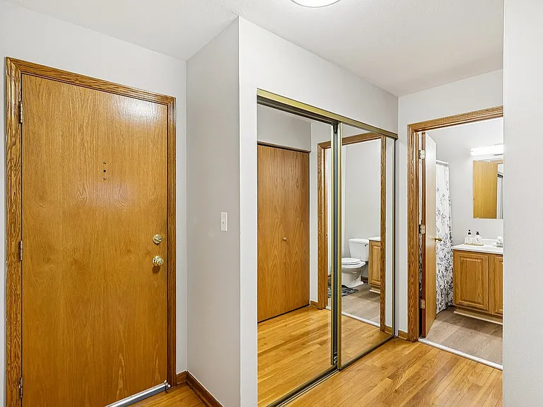 14-web-or-mls-Kennedy Dr-S0611-014