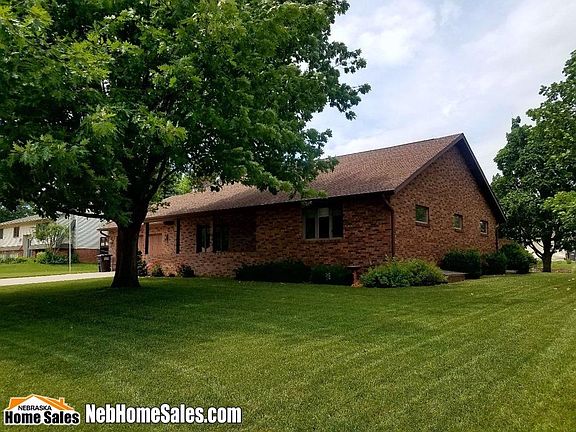 3rd image of 1353 Harre Ln