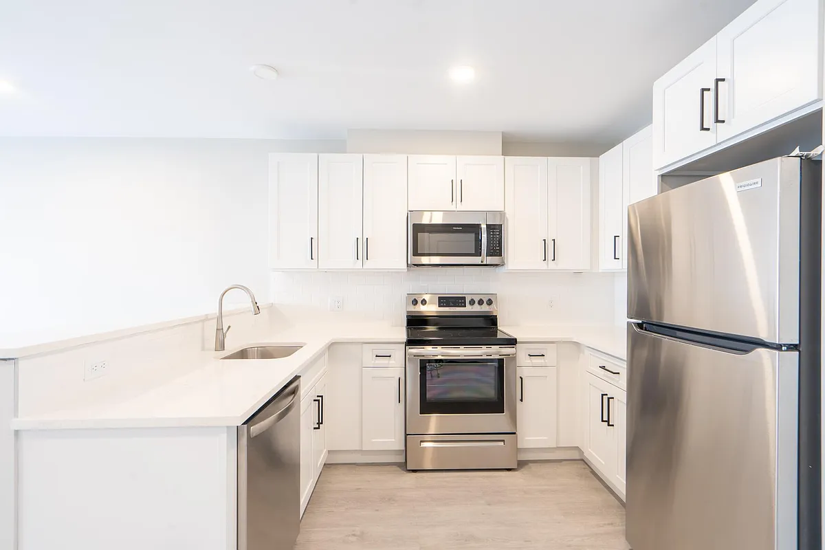 Photo 2 of 9 - 1600 54th St #308 - North Bergen, NJ Building Photo - 1600 54th St #308