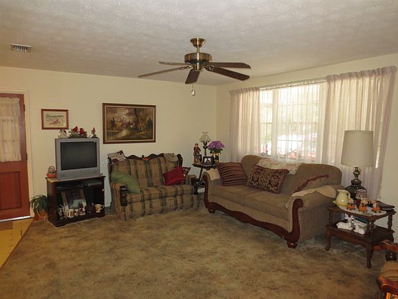 3rd image of 1183 SE Magnolia Loop