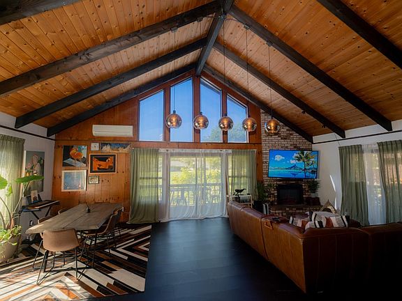 3rd image of 18279 Hidden Valley Road