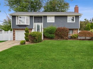 1 W 16th St, Deer Park, NY 11729