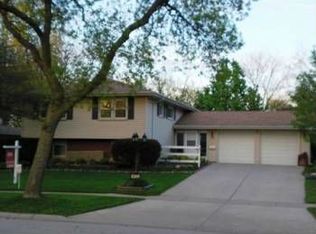 1405 Dennison Rd, Hoffman Estates, IL 60169