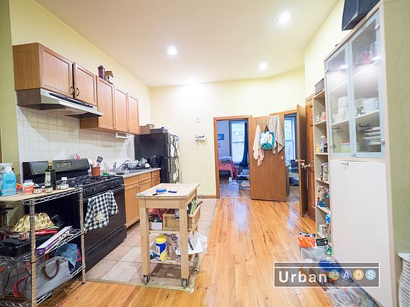 4th image of 585 Saint Johns Pl #A1