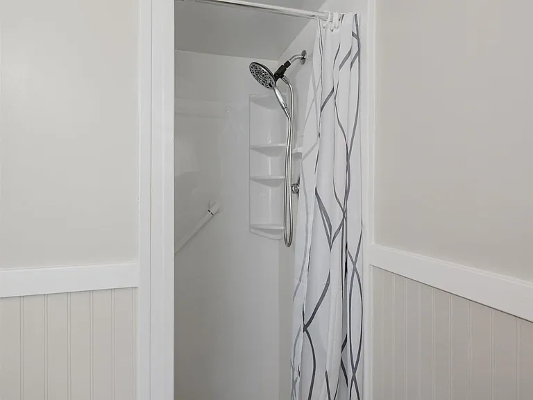 1440 Hickory Ln — Photo 23