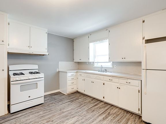 2nd image of 5228 N Hudson Ave