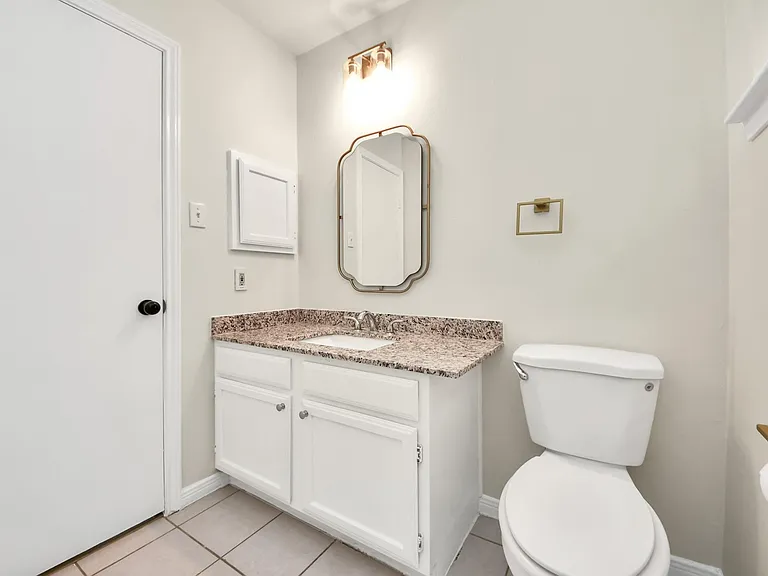 8447 Lake Crystal Dr — Photo 12