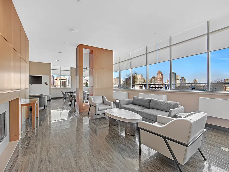 425 Main St #7G — Photo 13