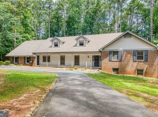 121 Stearman Rd, Fayetteville, GA 30214