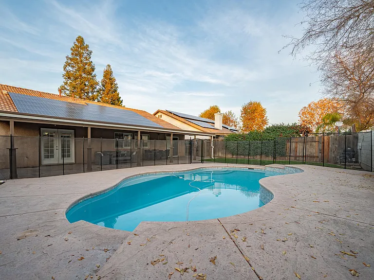 Maple Grove Ln — Photo 27
