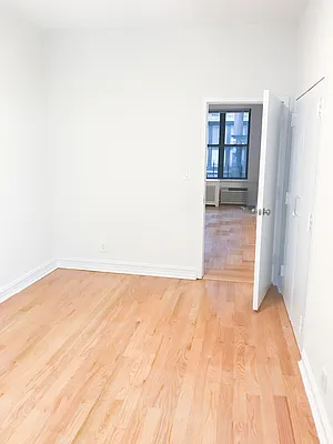 Rented by Urban Real Estate Inc | media 10