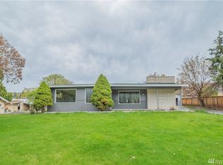411 E Nixon Ave, Chelan, WA 98816