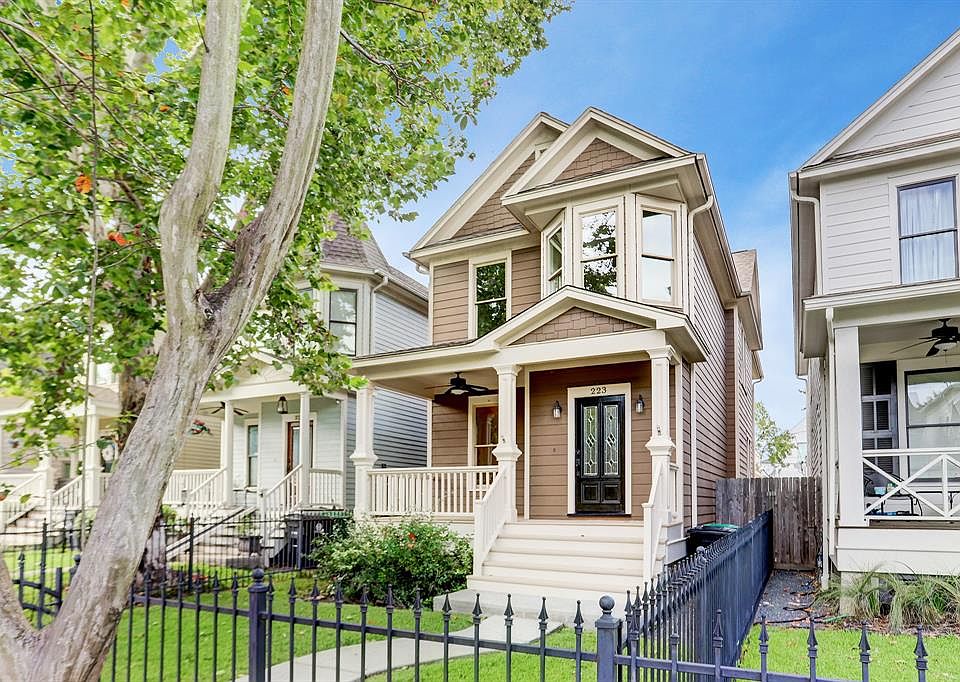 2nd image of 223 W 24th St