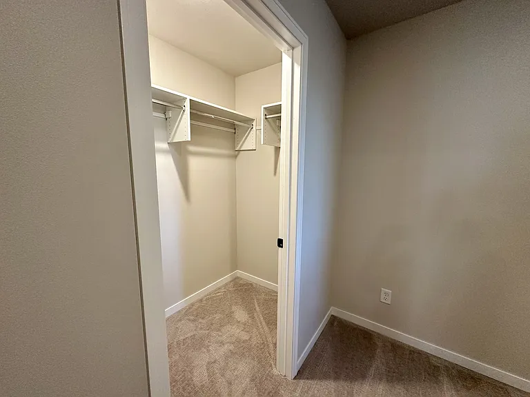 217 E Countryside Ave — Photo 4