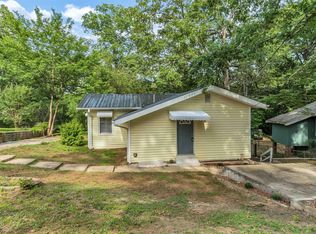 211 Lakeshore Cir, Adamsville, AL 35005