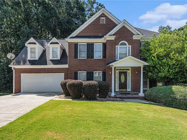 100 Cross Creek Dr, Lilburn, GA 30047