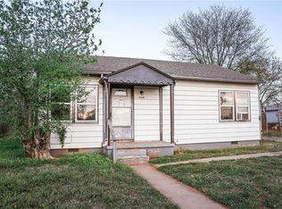 608 N 2nd St, Sayre, OK 73662
