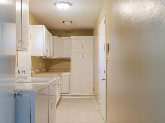 5th image of 4250 Langley Ave