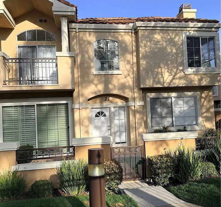 1st image of 21 Front Row