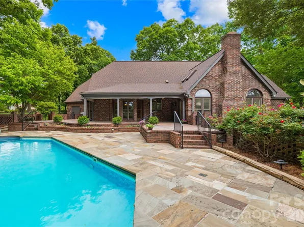 3765 Glenn Oaks Dr, Maiden, NC 28650