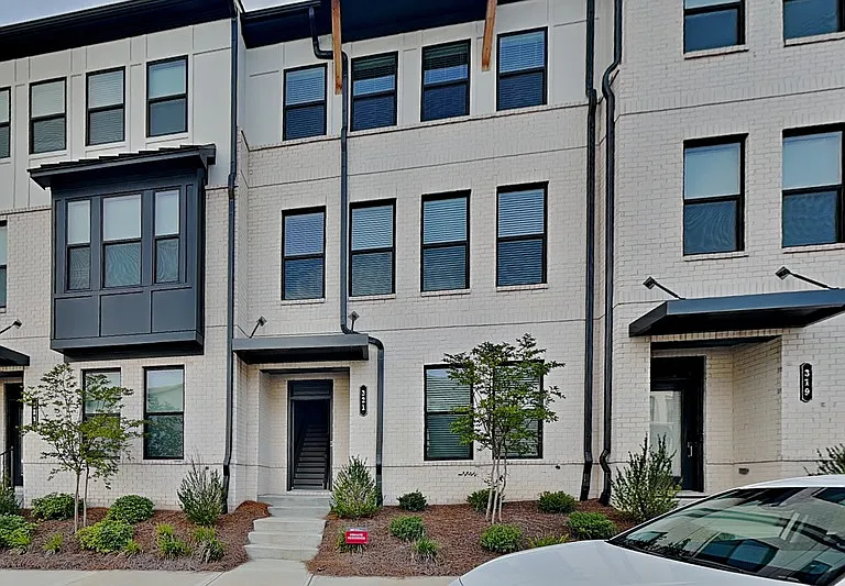 321 Sammon Way — Photo 3