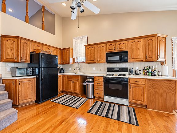 4th image of 214 Newark Ave #2