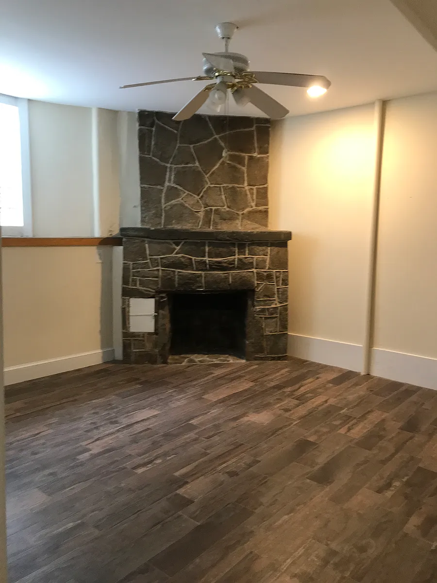 Building Photo - 1049 Vance Ave NE #2