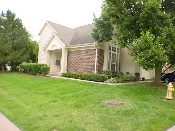 1941 N Windham Ct #98, Arlington Heights, IL 60004