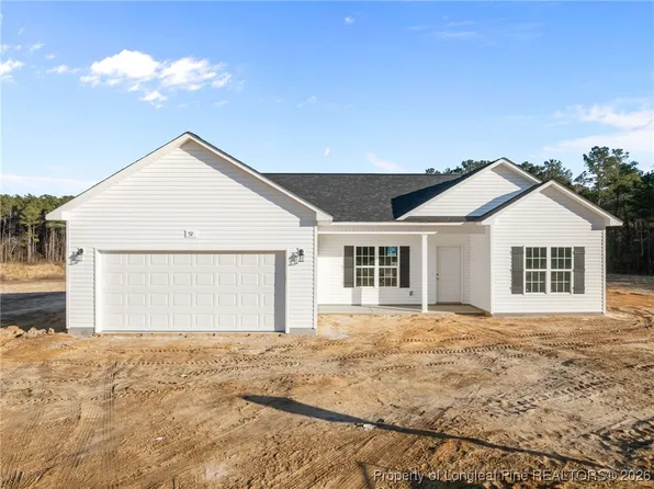 52 Orchard Ln, Parkton, NC 28371