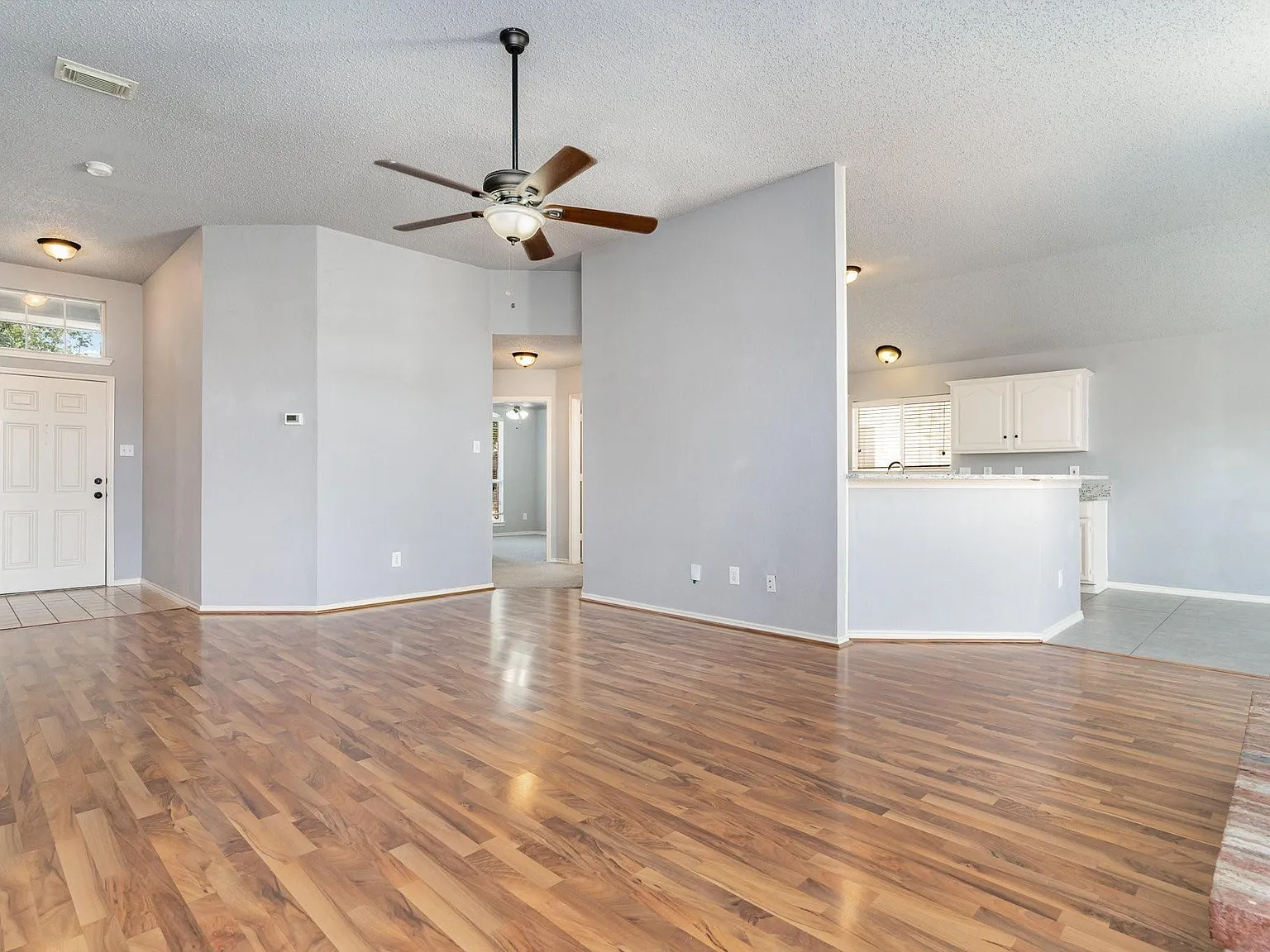 3 bed, 1513 sqft, $2,300 — Photo 4