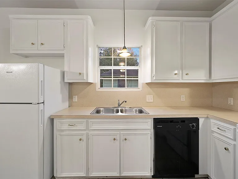 5502 Finch St #B — Photo 14