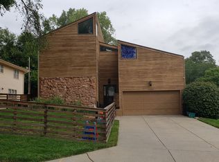 5704 Seward St, Omaha, NE 68104