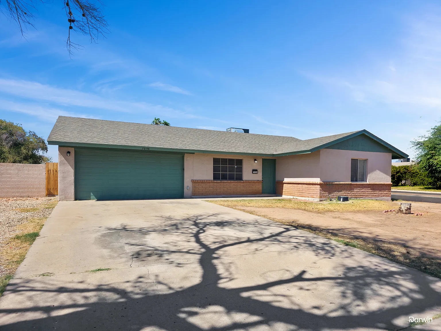 4 bed, 2.0 bath, 1720 sqft, $2,300 — Photo 2