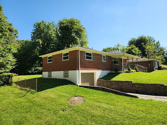 4th image of 790 Fairway Dr